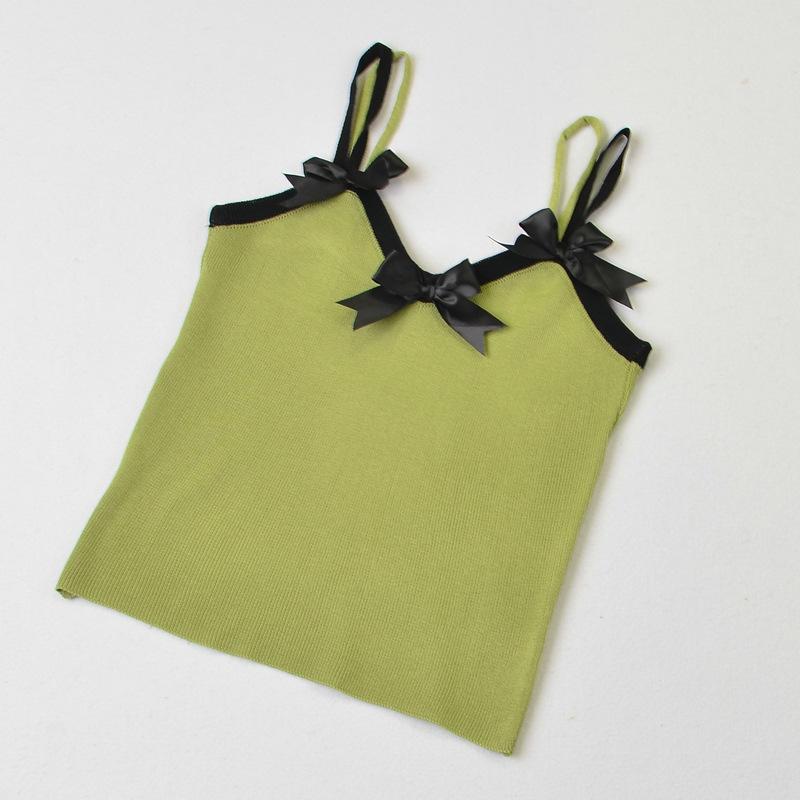 

Новая корейская модная женская одежда летом — это универсальная и облегающая трикотажная кофточка с V-образным вырезом и бантом на бретелях One size