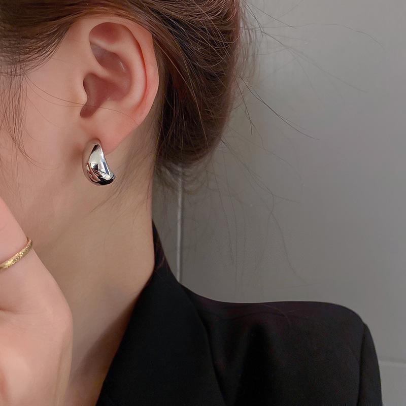 Silver Needle Fashion Geometric Doudou Earrings Hong Kong Style Versatile Cold Wind Earrings Simple Premium Temperament Earrings