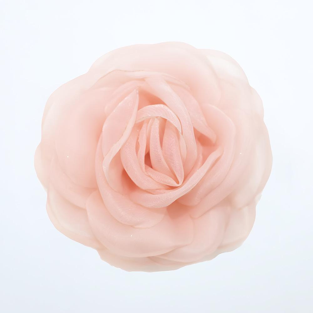 

Французская шелковая пряжа Камелия Брошь Темперамент Маленький Аромат Трехмерная имитация Цветочная булавка Модная одежда с аксессуарами для женщин