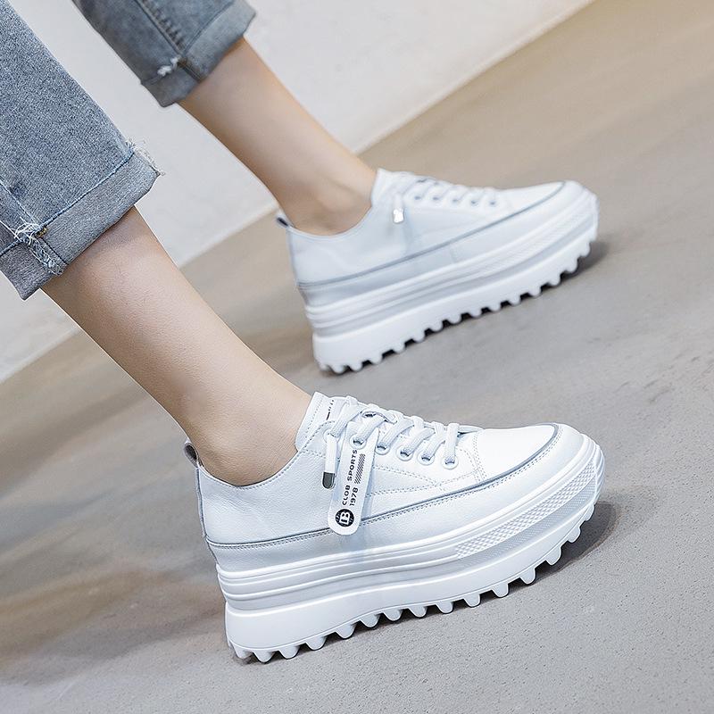 

2025 Korean-Style Women s White Leather Breathable Shoes: Petite, Height-Enhancing, Trendy & Comfortable 35