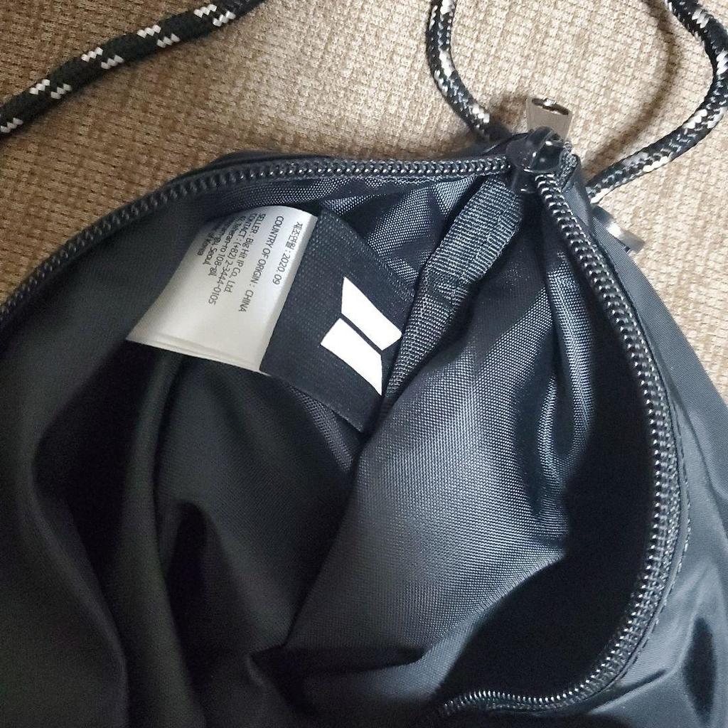 [USED] BTS Official V Taehyung Sacoche Pouch