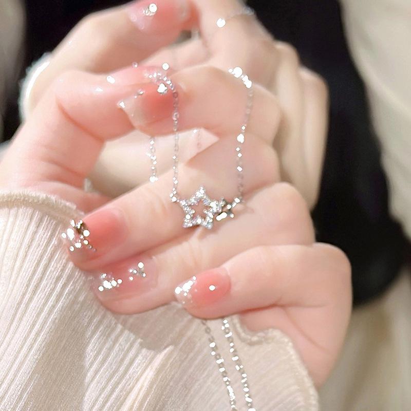 Luxurious Star Clavicle Necklace - Japanese & Korean Style Gift for Women