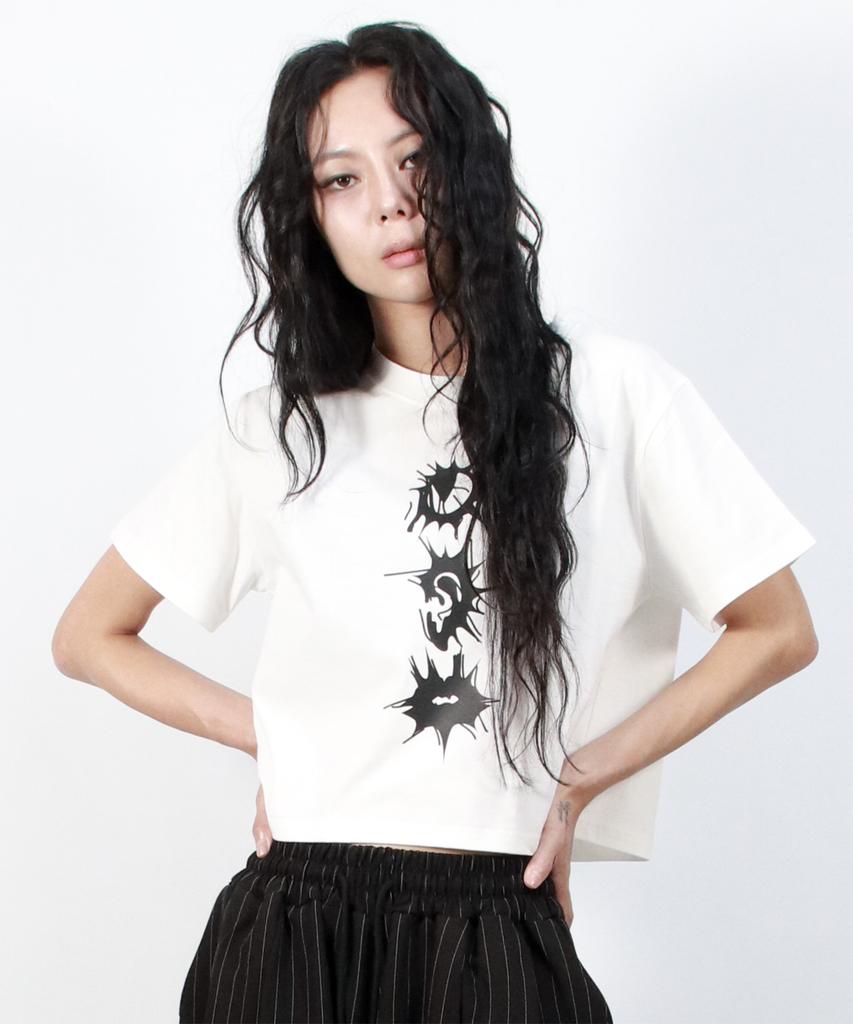 Deumakeu Eerie Graphic Crop Short Sleeve Tee White
