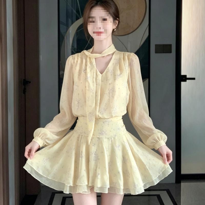 Tea Break Vacation Gentle Wind Floral V-neck Long Sleeves, Dress Women's Spring Summer Light Yellow Streamer Waist Short Skirt