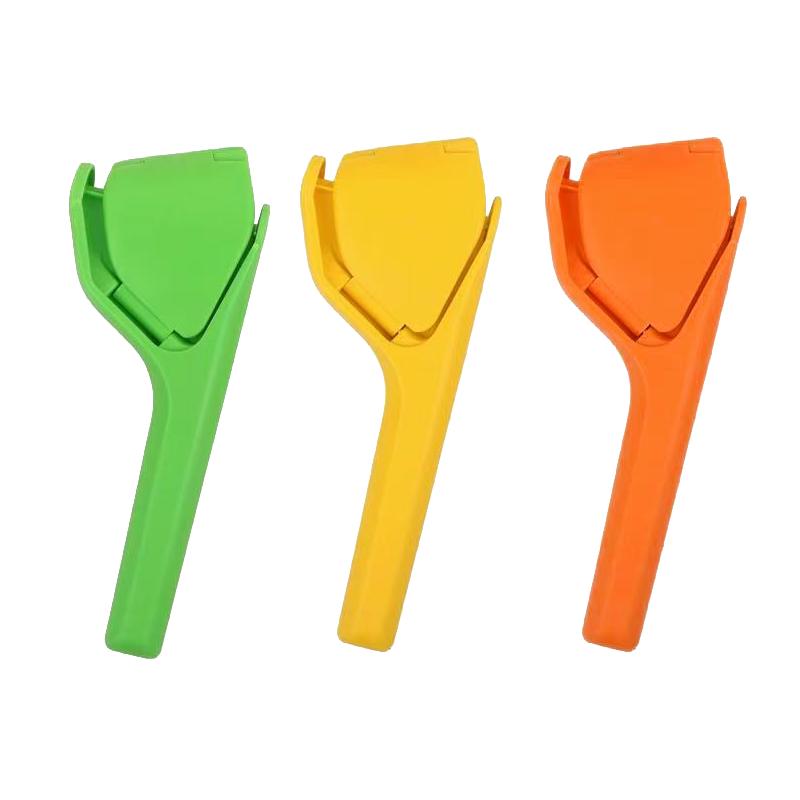 Portable Manual Lemon Squeezer Multi-Functional Juicer Small Household Food Grade Juicer Plastic Vegetable & Fruit Juicing Tools