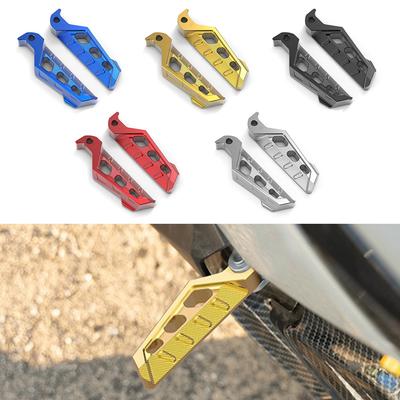 2Pcs Motorrad Hinten Fußstützen Fußrasten Hinten Aluminium Pedale Für NMAX155/XMAX300/NVX155/AERO R1/R3/MTO3 Zubehör