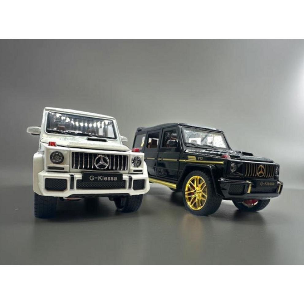 Mercedes-Benz G-Wagen 1:24 Scale Diecast Model Car - Black