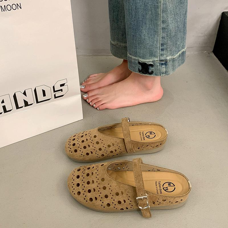 Retro niche design versatile Birkenstock slippers women's single shoes 2025 new stepping on shit soft sole hollow bag head sandals