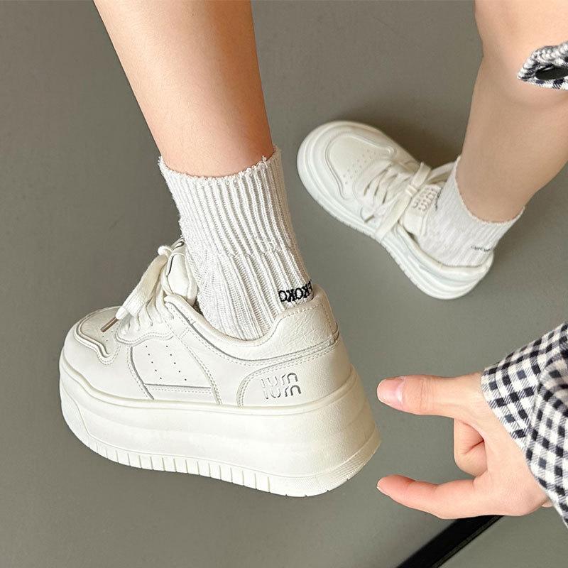 Leichte Brotschuhe bequem vielseitig lässige Board-Schuhe Damen Frühling neu dicksohlige Schnürer Sport