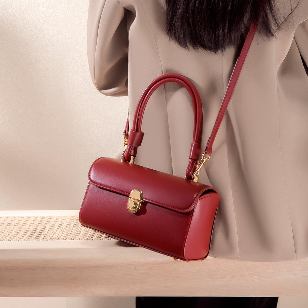 Trendy Red Retro Wedding Bags Are Popular for Women In Their Zodiac Year, Such As Single-shoulder Crossbody Bride Bags