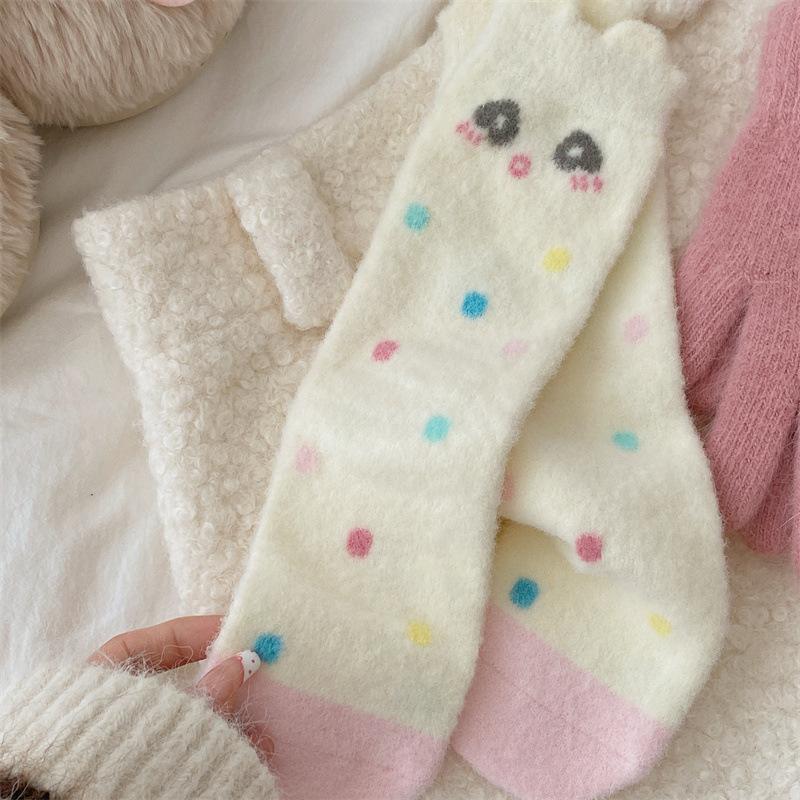 Autumn and Winter Female Cartoon Pink Bubble Australian Fleece Mid-calf Socks, Cute and Warm Home Floor Socks