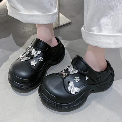 Fashion Crystal Butterfly Platform Clogs Sandals for Women Summer Closed Toe Thick Bottom Sandles Woman Outdoor Non Slip Beach Slippers