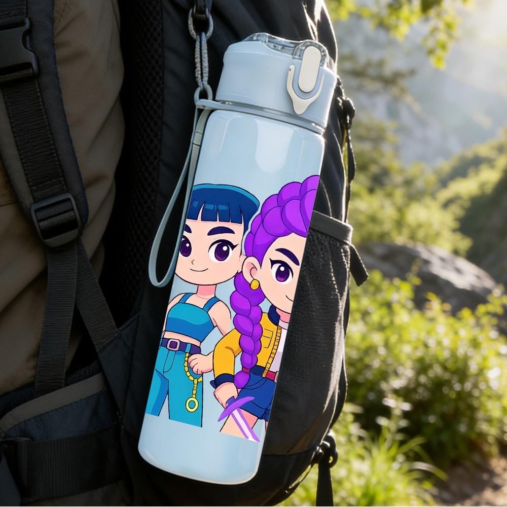 1PC Fashion Colorful Girl Group 750ml Color Plastic Sports Water Bottle Leakproof Flip Straw Lid Suitable for Sports Office Home Use