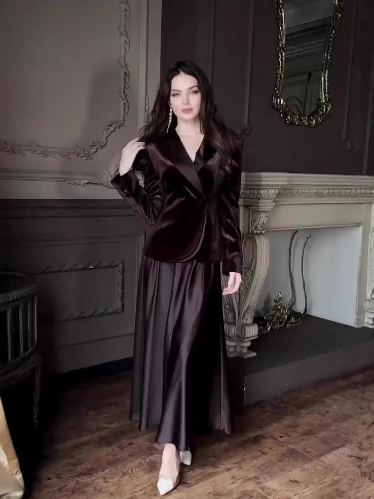 2025 Winter Retro Luxury Long Sleeve Warm Skirt Set