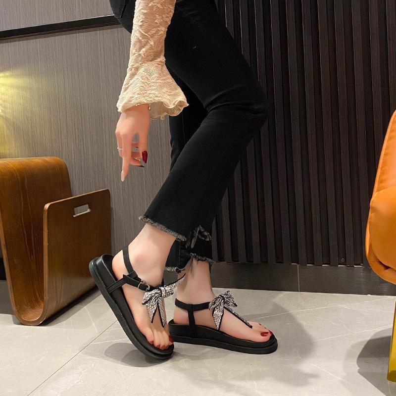 Muffin-Sommer-Damen-Oberbekleidung Ein-Wort-Sandalen rutschfest weichsohlig 2025 neu zehenfrei Strand-Damen-Hausschuhe