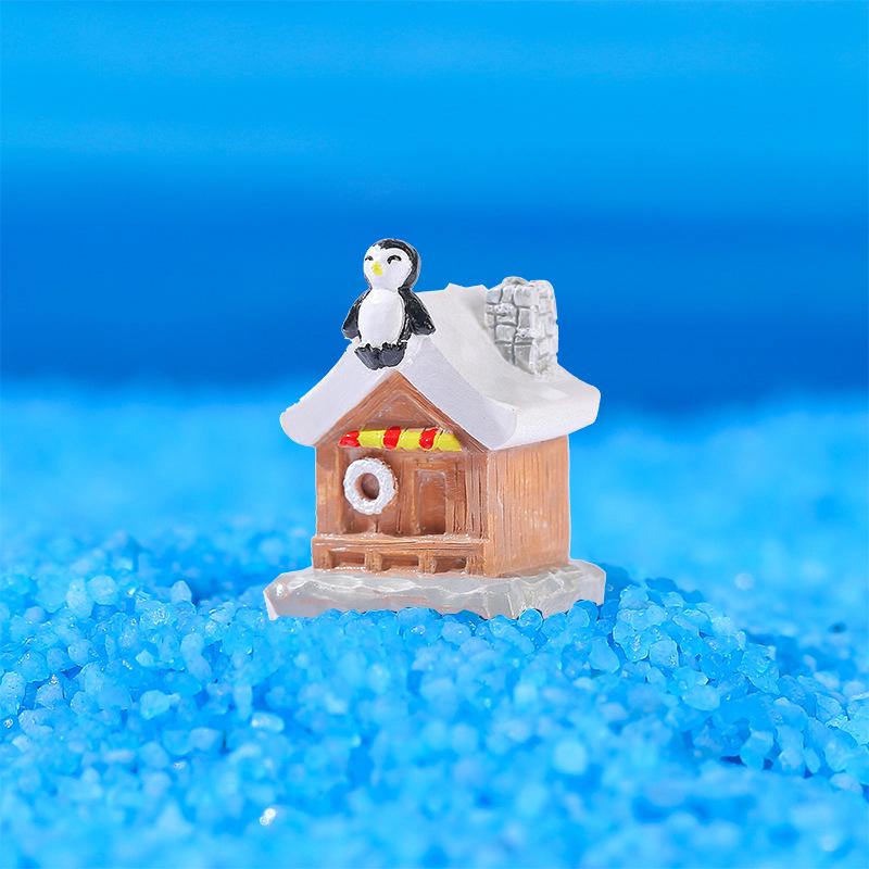 Penguin Series Ice Hockey Micro-landscape Resin Ornaments for Fish Tanks