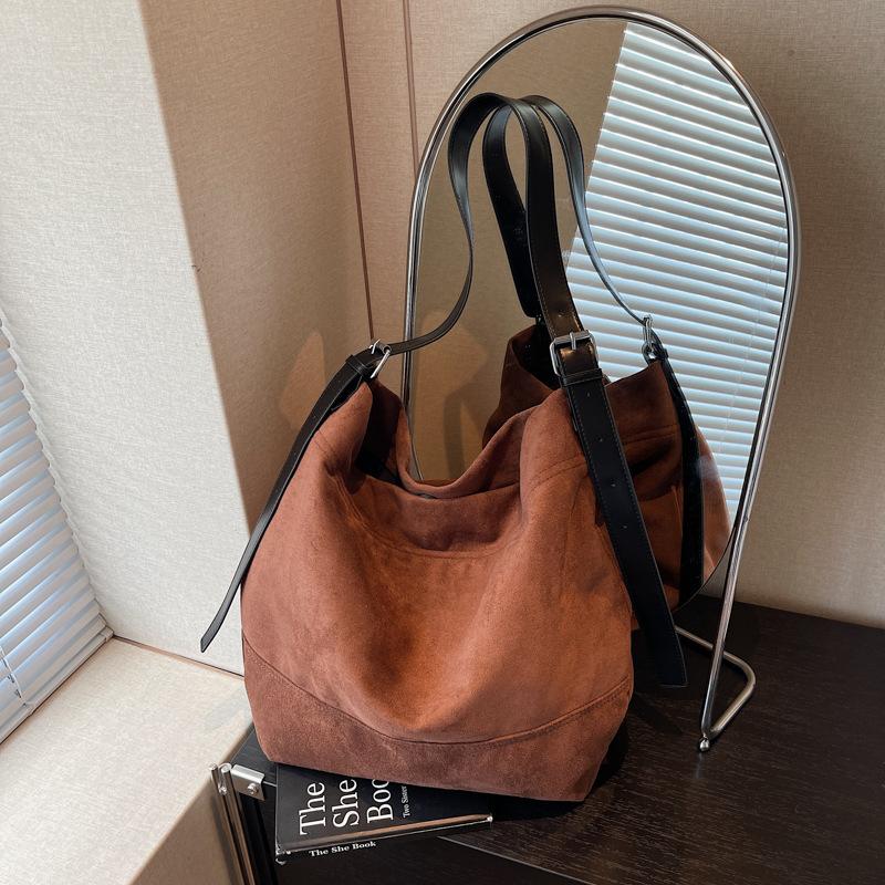 Slack Large-capacity Bag Women's Autumn and Winter New Versatile Messenger Bag Commuter Shoulder Tote Bag