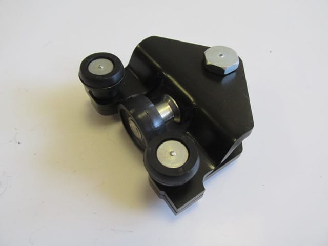 For Opel Vivaro 2004-2008, right sliding door lower rail connection Oem 7700312012