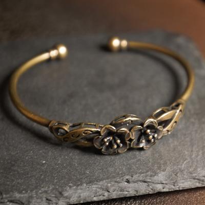 Vintage Handgefertigtes Messing Einfaches 3D-Blumenarmband, Partnerarmband Klassisch Retro Verstellbar Reines Kupfer Verstellbares Armband Für Männer Und Frauen Geschenk CLE
