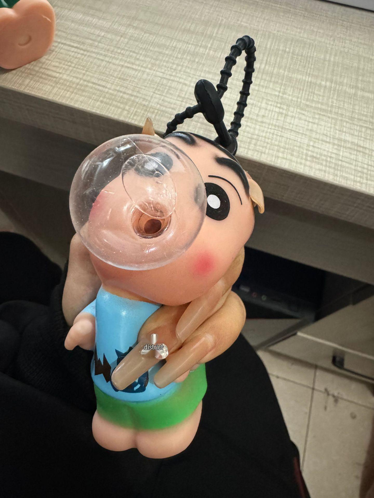 

Брелок-подвеска с Шин-чаном, пускающим пузыри