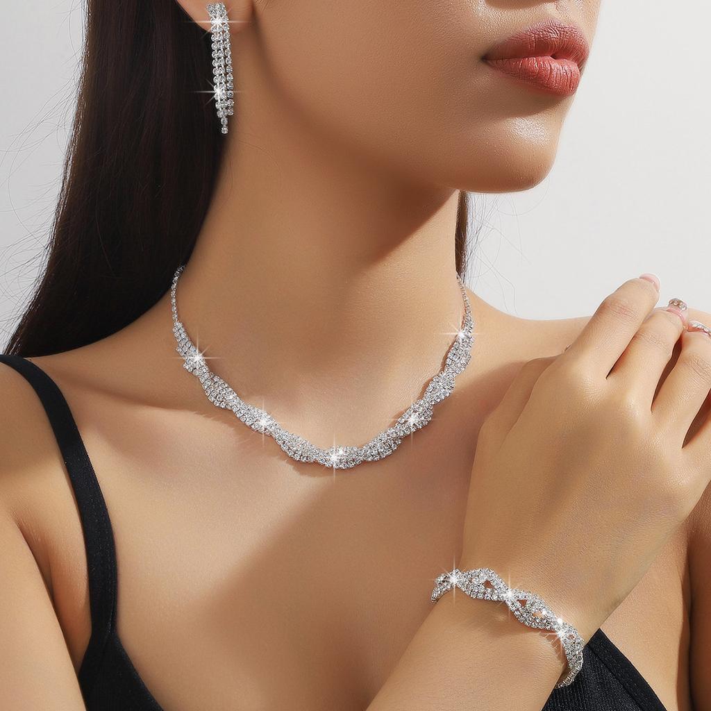 Jewelry Set Premium Three-piece Set Chain Accessories Necklace Stud Earrings Bracelet Fashion Versatile Dress Accessories