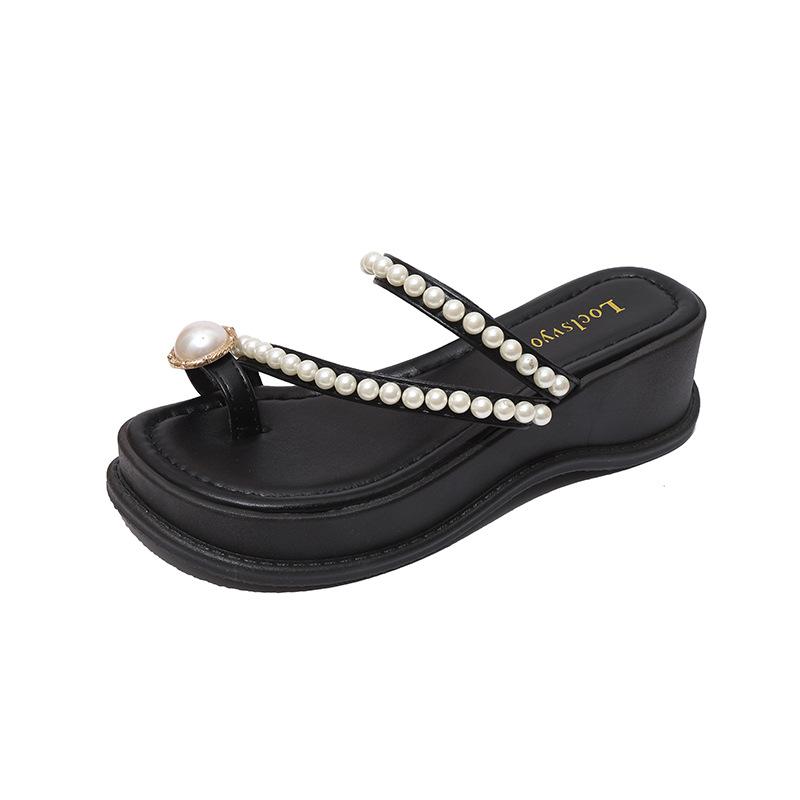 Platform Slippers Women's Summer Wear 2025 New Fashion Pearl Sandals Muffin Bottom Middle Heel One-word Beach Shoes