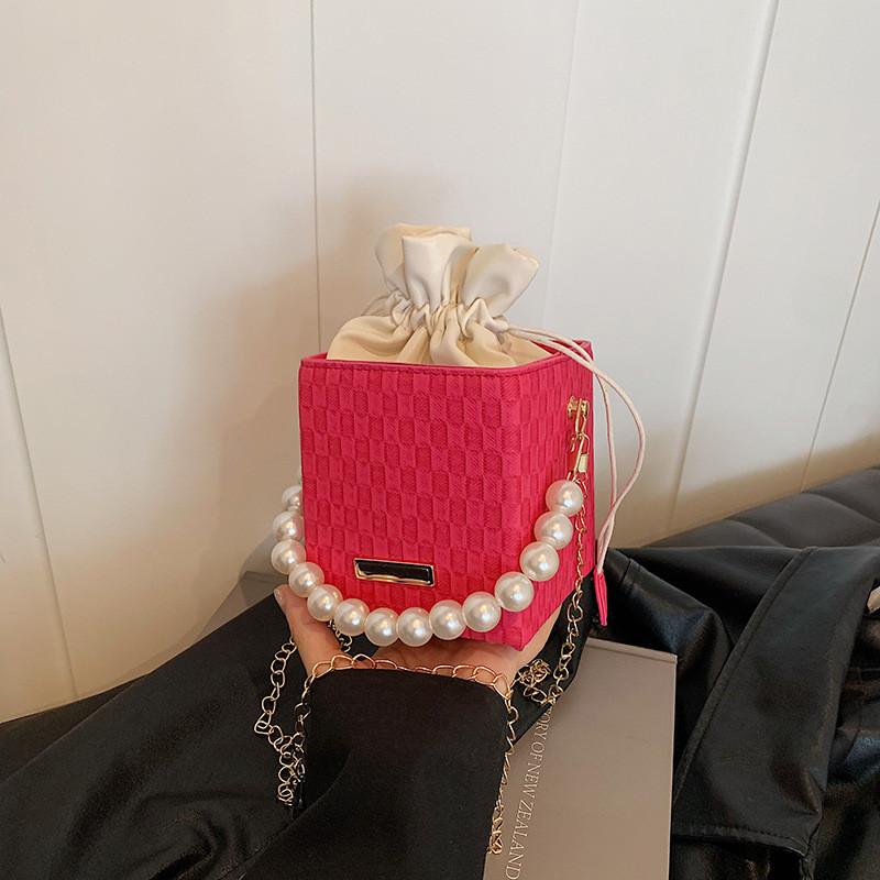 Trendy Black Casual Chain Shoulder Bag For Women 2024 Stylish Simple Square Design