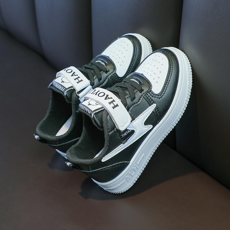 New girls' shoes, children's sports board shoes, boys' fashion shoes, middle-aged and older students' running cards