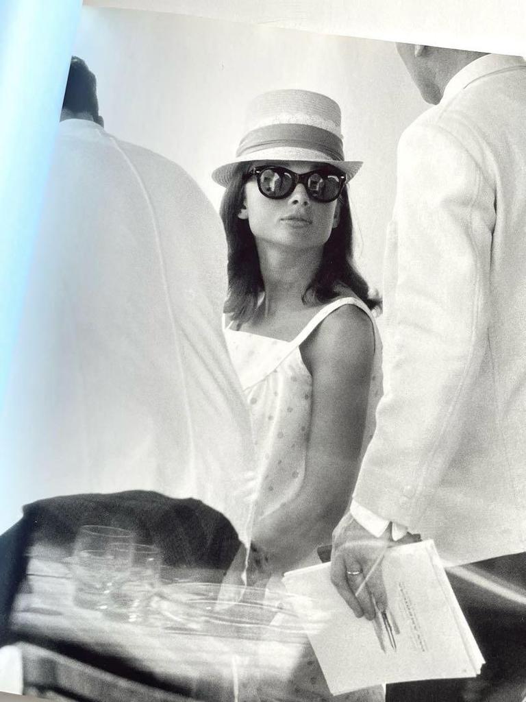 [USED] 50 SHADES LAUREN GOLDSTEIN CROWE