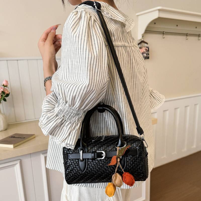 Style Woven Pu Handbag With Zipper Closure For Daily Use