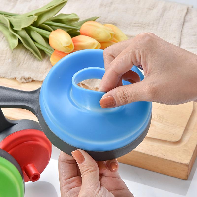 Three-Piece Silicone Retractable Funnel Set - Wide Mouth and Collapsible Design for Kitchen Use.