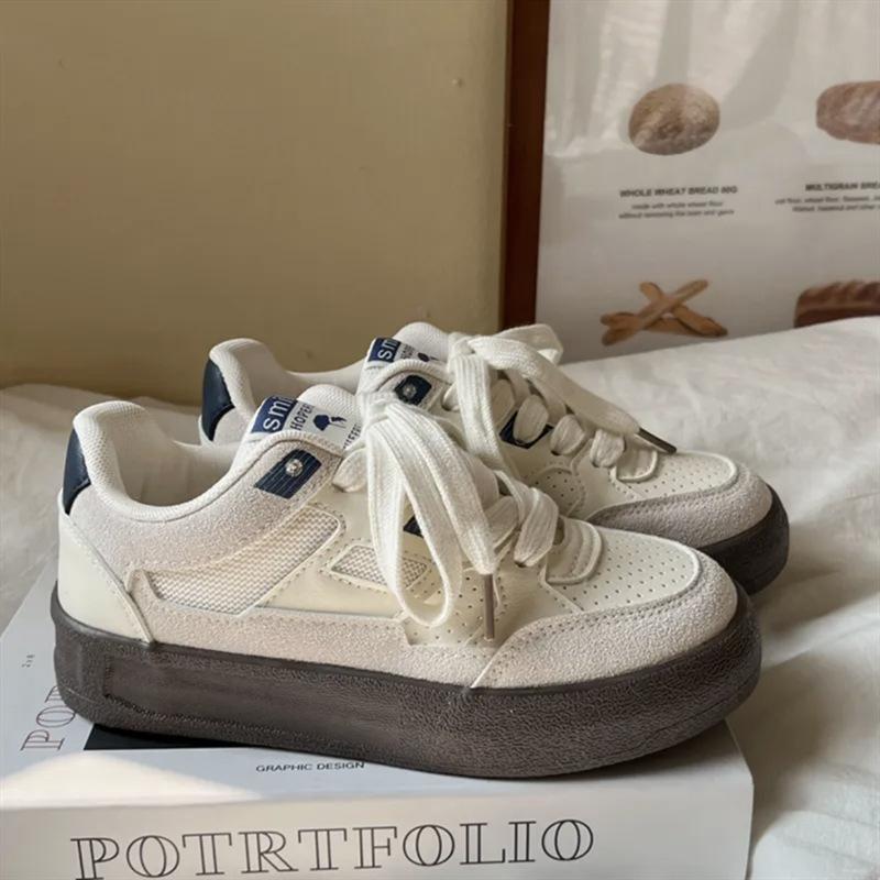 

Niche retro inner height increase silver German training shoes women s 2025 spring new thick-soled breathable Forrest Gump shoes casual board shoes 40