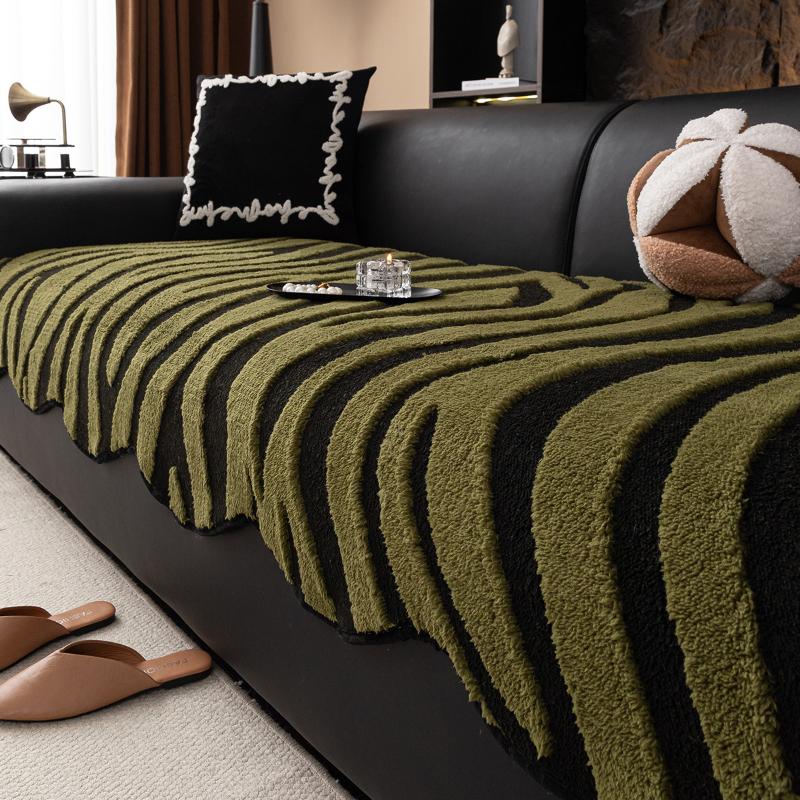 Non-Slip Couch Cover Plush Universal Irregularity Sofa Cushion European Style Retro New Prevent Cat Scratching Sofa Covers