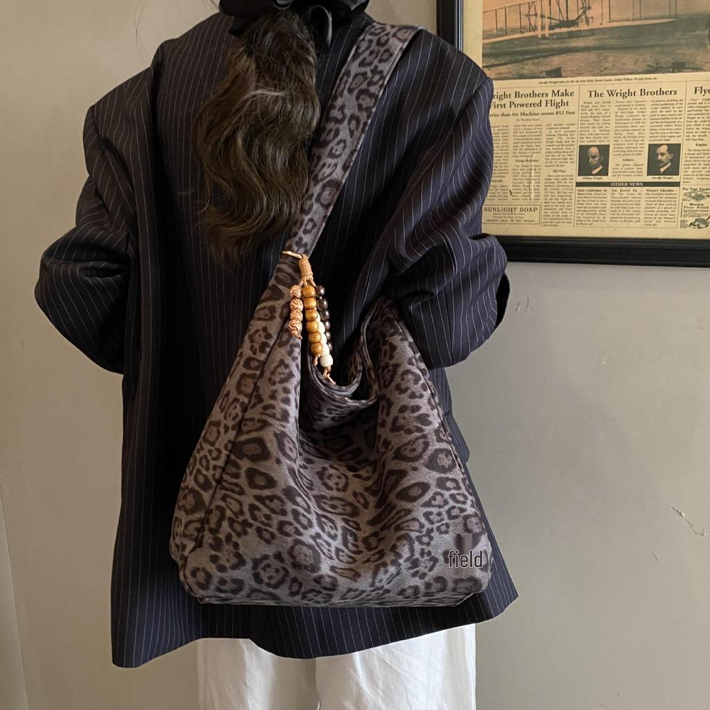 Leopard Print Suede Women's Bag - Autumn/Winter Large Capacity Retro Shoulder Bag, Trendy & Popular for Commuting.
