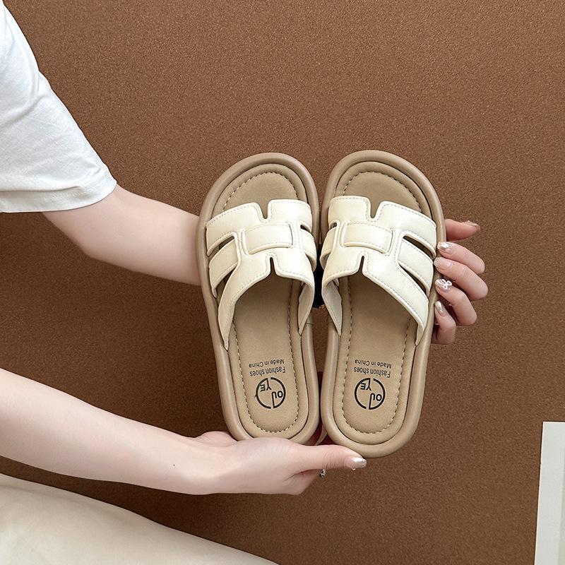 

Серебристые крутые шлепанцы на толстой подошве с увеличением роста, женская летняя обувь 2025, новая модная сказочная модель, французские повседневные пляжные сандалии 40