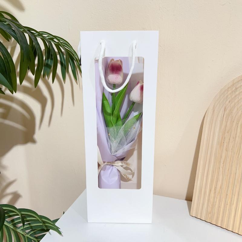 Kreativní ručně držená kytice tulipánů Háčkované květiny Puff se světelnými řetězy Ručně vyráběný dárek ke Dni učitelů, Valentýnu