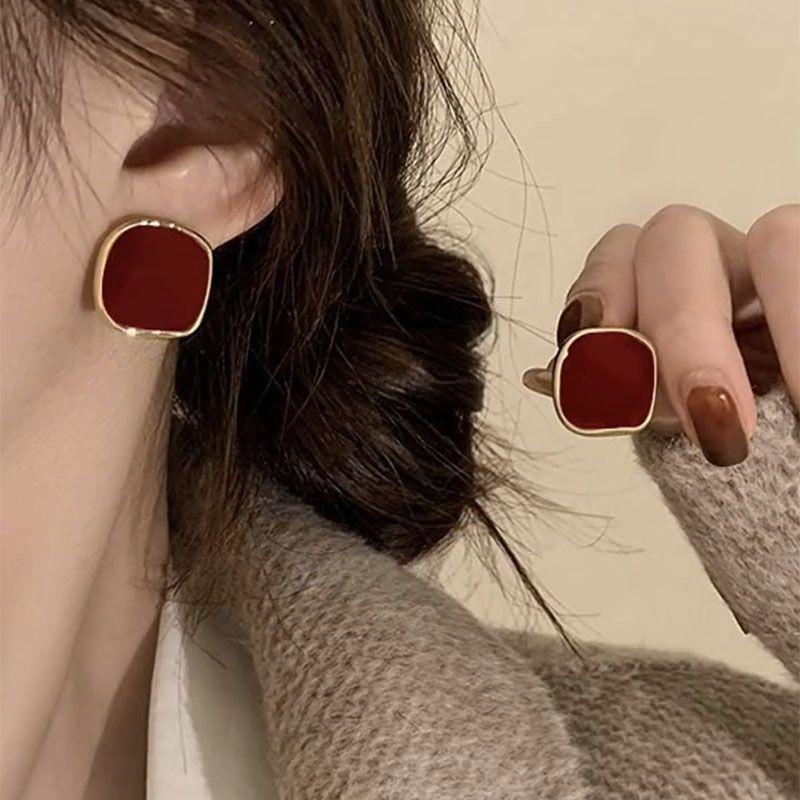 

Retro Red Square Stud Earrings 2025 New Arrival Best Selling Silver Pin Earrings Stylish High Class Elegant Special Interest Earrings Tide Red square stud earrings
