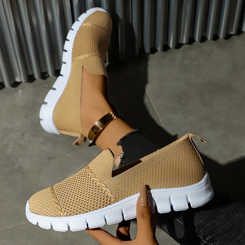 Fashion Lightweight Knitting Casual Sneakers Women Plus Size 36-43 Breathable Mesh Flats Woman Slip On Soft Sole Walking Shoes Ladies