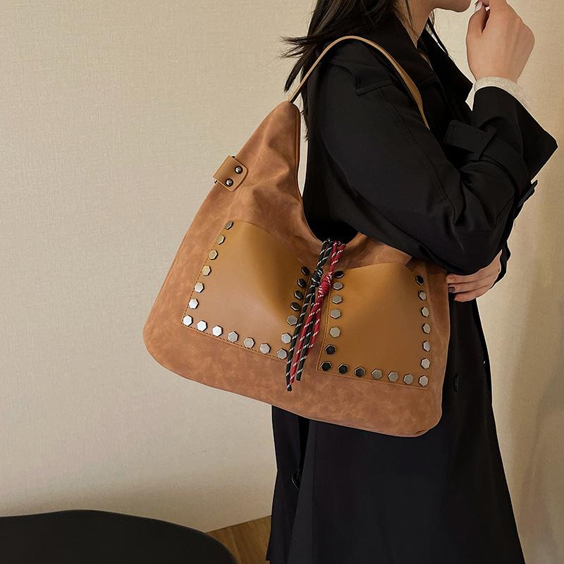 

Bucket Women 2025 New Large Capacity Portable One Shoulder Double Shoulder Fashion Oblique Cross Women s Bag 44*20*29 чёрный