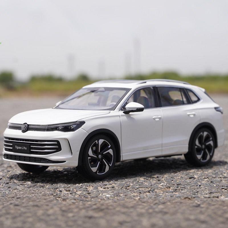 TCFJN1 1:18 2025 VW Tiguan L PRO SUV Alloy Car Model Diecasts Metal Vehicles Car Model High Simulation Collection Kids Gifts Decoration