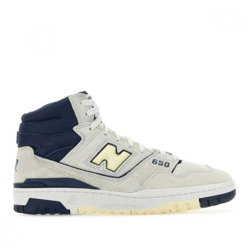 

New Balance Suede Sneakers Bb650rvn Seasalt US12