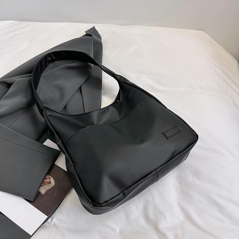 

Trendy Street Style Large Capacity Tote Bag Fashion Simple Shoulder Bag 2023 Autumn New Small Batch Handbag чорний