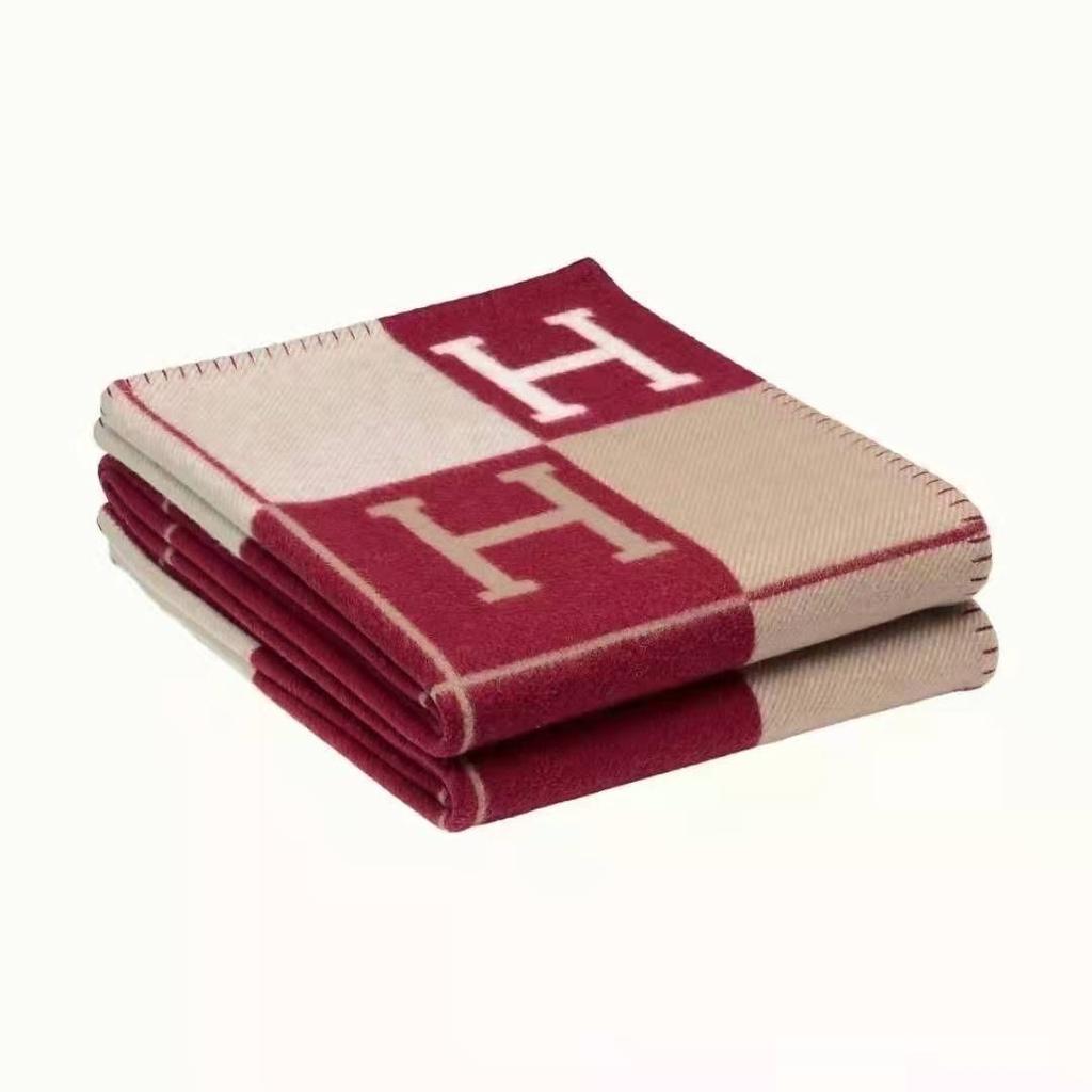 Fleece Blanket Single Blanket Air-Conditioned Blanket Sofa Cover Blanket Nap Blanket Blanket H-Letter Aviation Flight Blanket