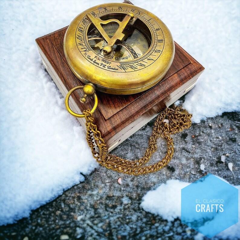 

Морський Вінтажний Античний Фініш 3 Латунний Робочий Сонячний Годинник Компас З Красивим Дерев яним Футляром | Компас, що відкривається натисканням | Подарунок Різдво любов 3 INCHESE коричневий