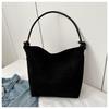 Urban Minimalist Large Tote Bag With Magnetic Closure For Daily Use