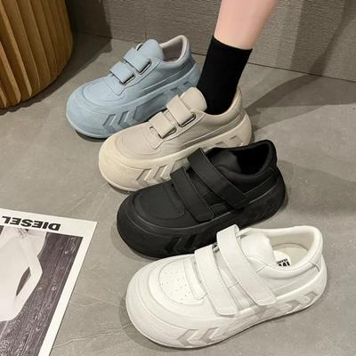 Zachte Schokabsorberende Kleine Witte Schoenen Dames 2024 Nieuwe Koreaanse Versie Mode Veelzijdige Platte Schoenen Straat Sport Vrijetijdsschoenen