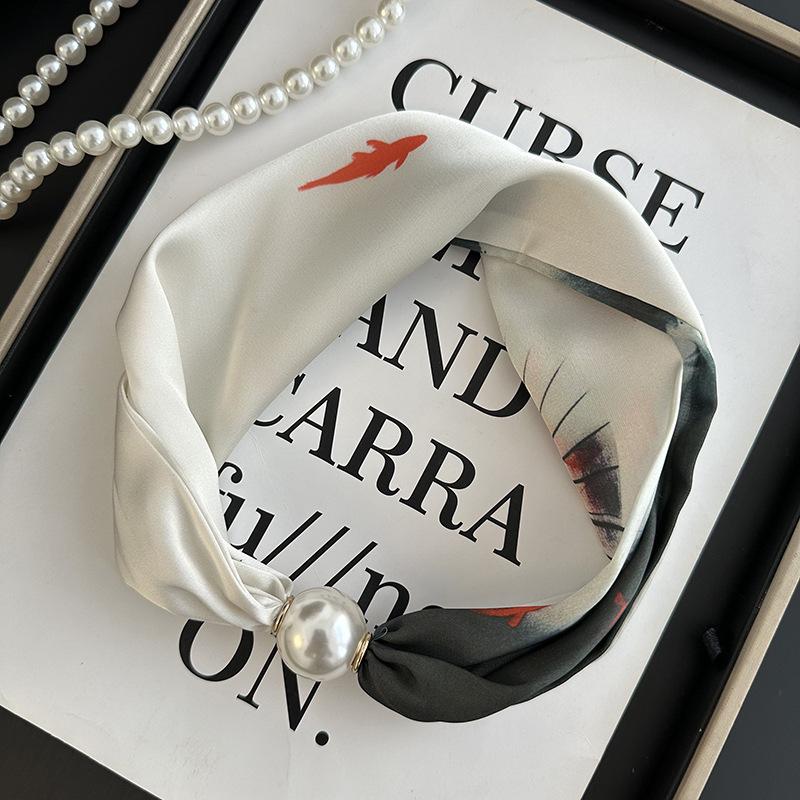 Pearl necklace women's magnetic buckle silk scarf high-end spring and summer new niche wear printed silk scarf scarf