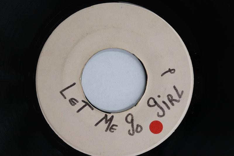 

7-дюймовая пластинка I ROY Let Me Go Cant Hide The Feeling DSRPW6597 БЕЗ МАРКИРОВКИ 1972 Ямайка Регги Ска Даб Б/у