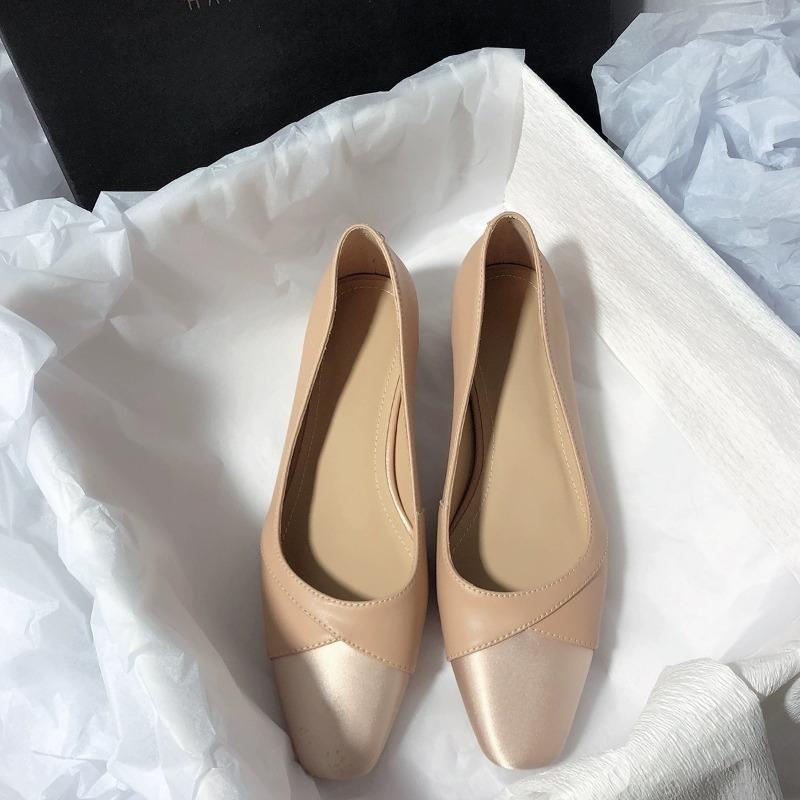 Fashion Fashion Elegant New Women's Shoes Soft Leather Surface Medium Thick Heel Shallow Sole Flat Shoes Summer Season Rubber Upper