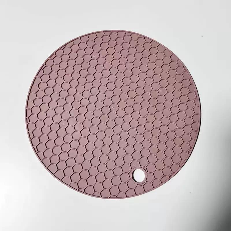 

4pcs Multicolor Silicone Honeycomb Heat-Resistant Pads - Durable & Stylish Kitchen Mats for Pots, Bowls, and Placemats, Perfect 14cm